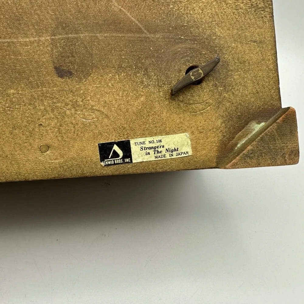 Vintage Sankyo Wood Music Jewelry‎ Box Strangers in the Night Not Working